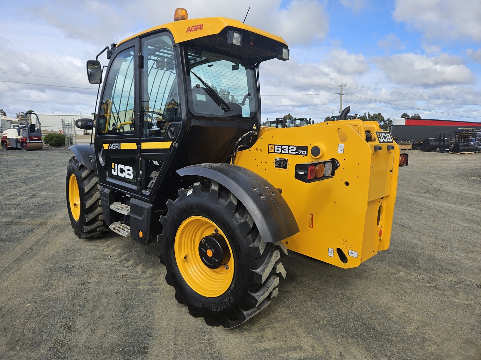 Current model JCB 532-70 Farm Special Telehandler Telehandler for sale